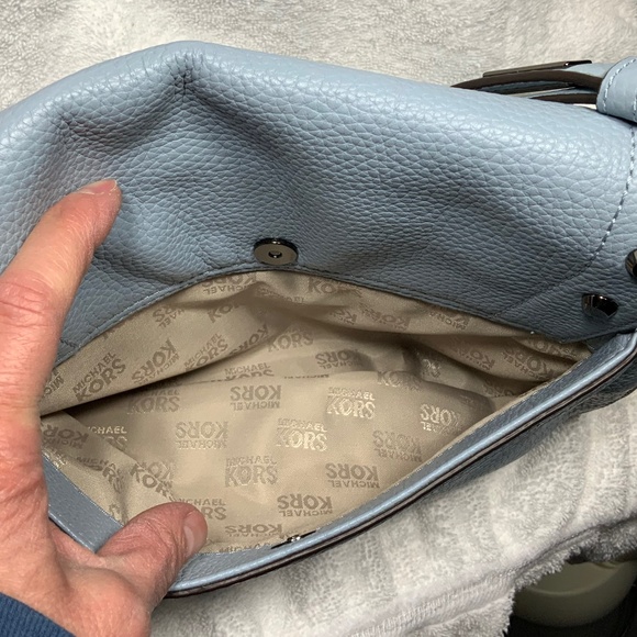 NWOT - Michael Kors Hamilton Traveler Studded Bag & Wristlet - Picture 4 of 15